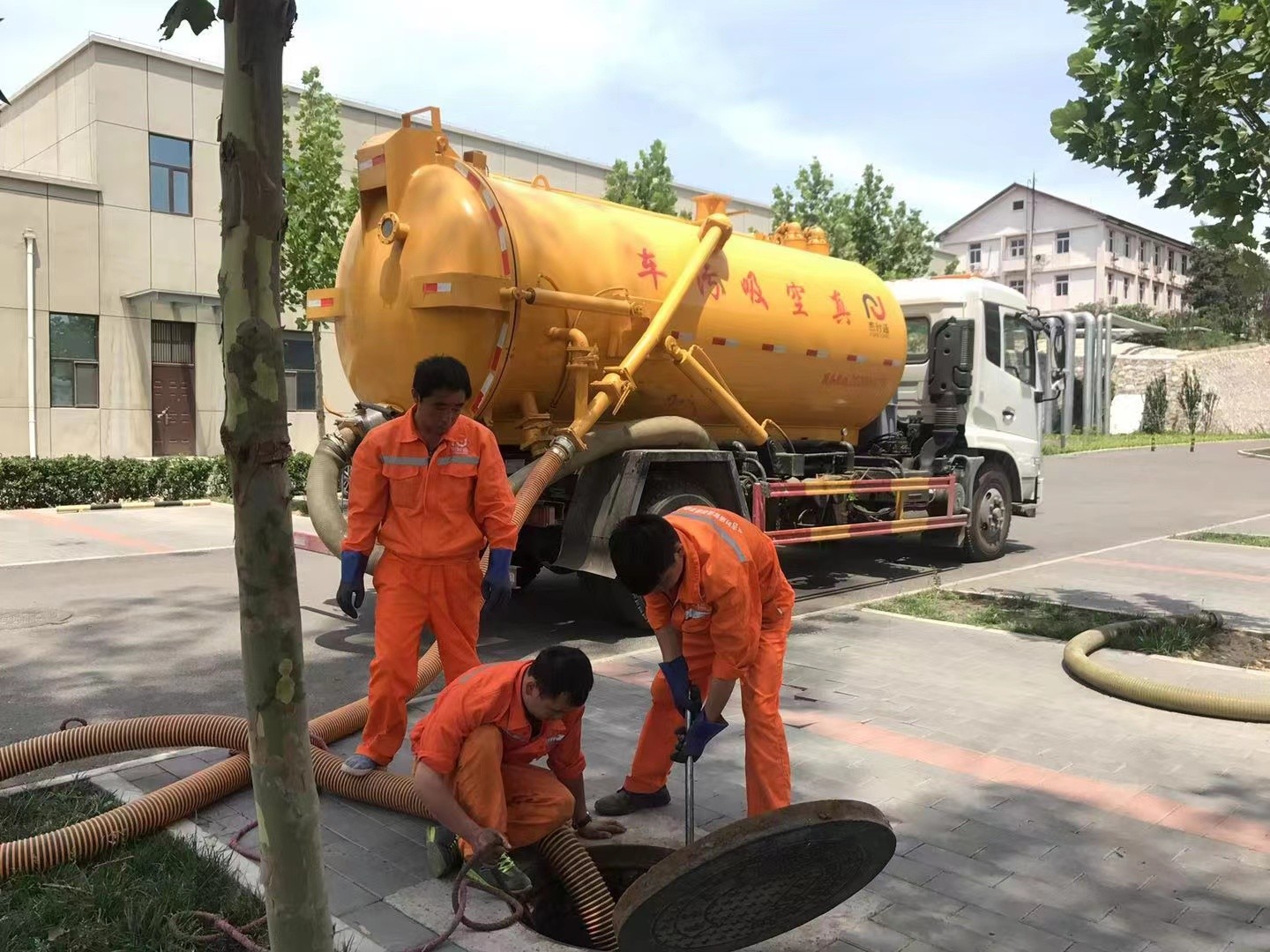 白银化粪池清理与5-8吨吸粪车施工效率分析
